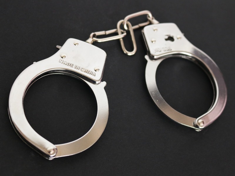 Handcuff
