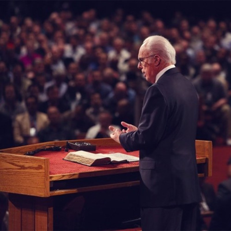 Pastor John MacArthur makes a case for indoor service to remain open