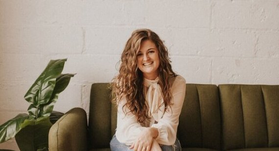 Christian Photographer's Lawsuit Over Same-Sex Weddings Law Revived
