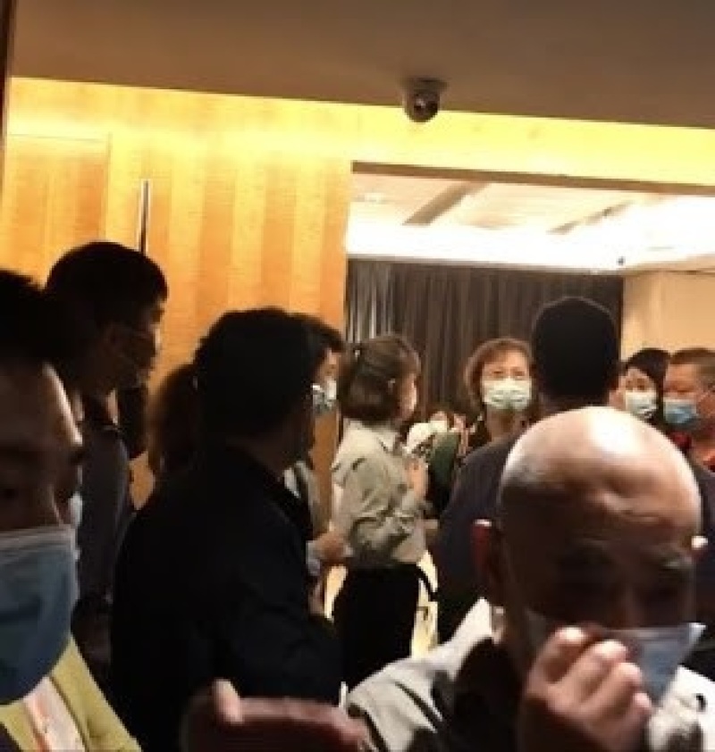 Police raiding Xiamen Xunsiding Church